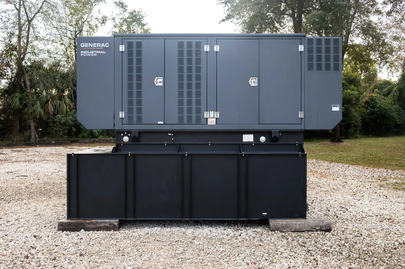 1 100kw generac industrial generator unit 091422 exterior