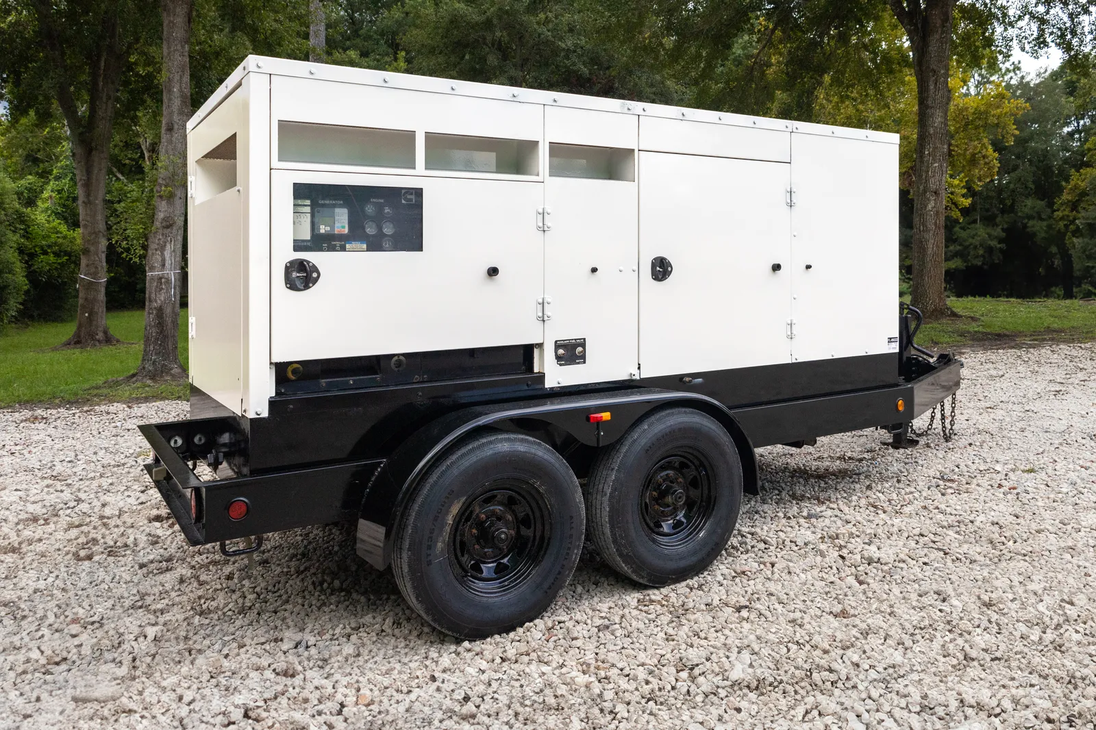 1 150kw cummins industrial generator unit 089222 exterior
