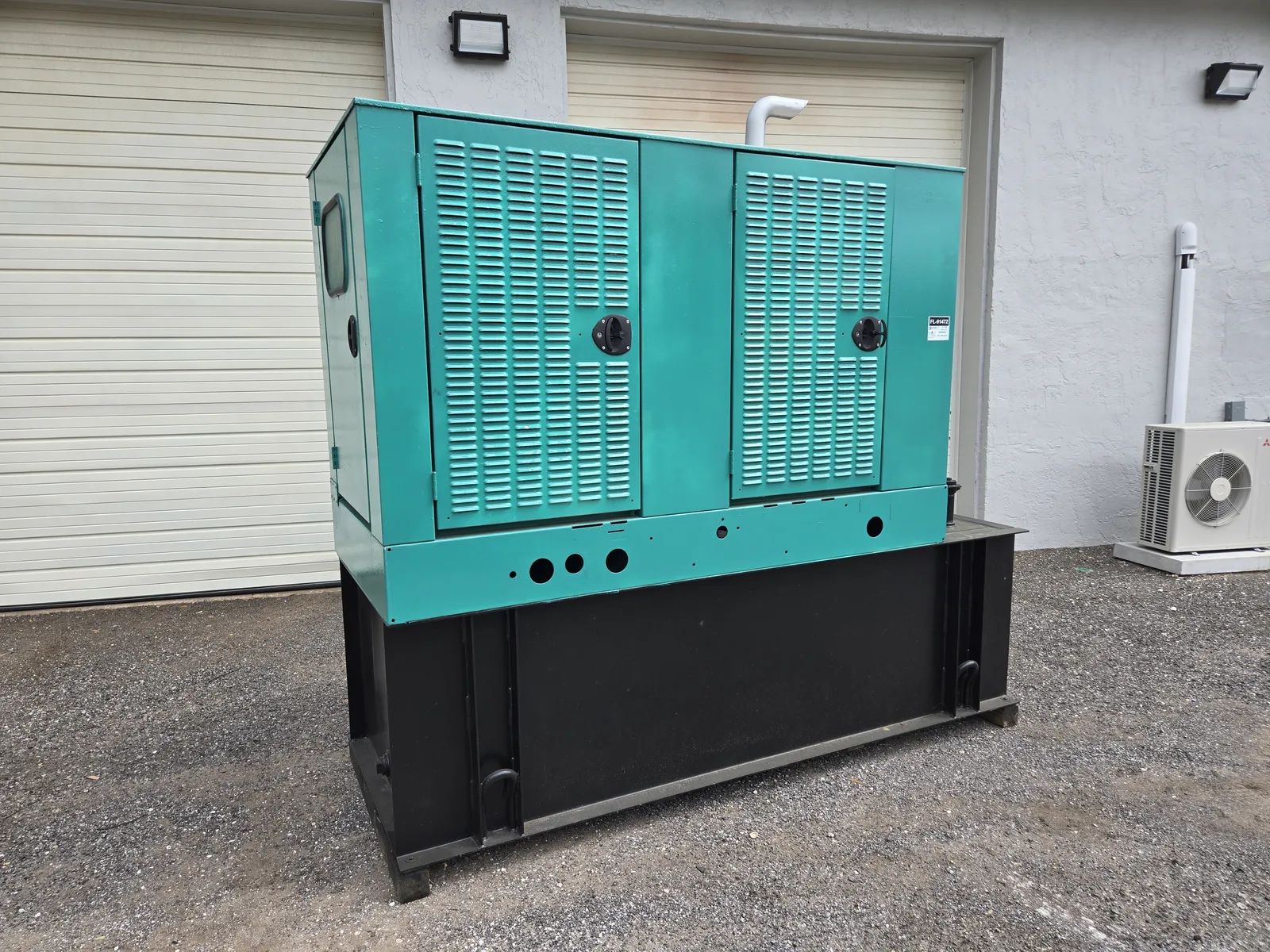 1 35kw cummins industrial generator unit 091472 exterior