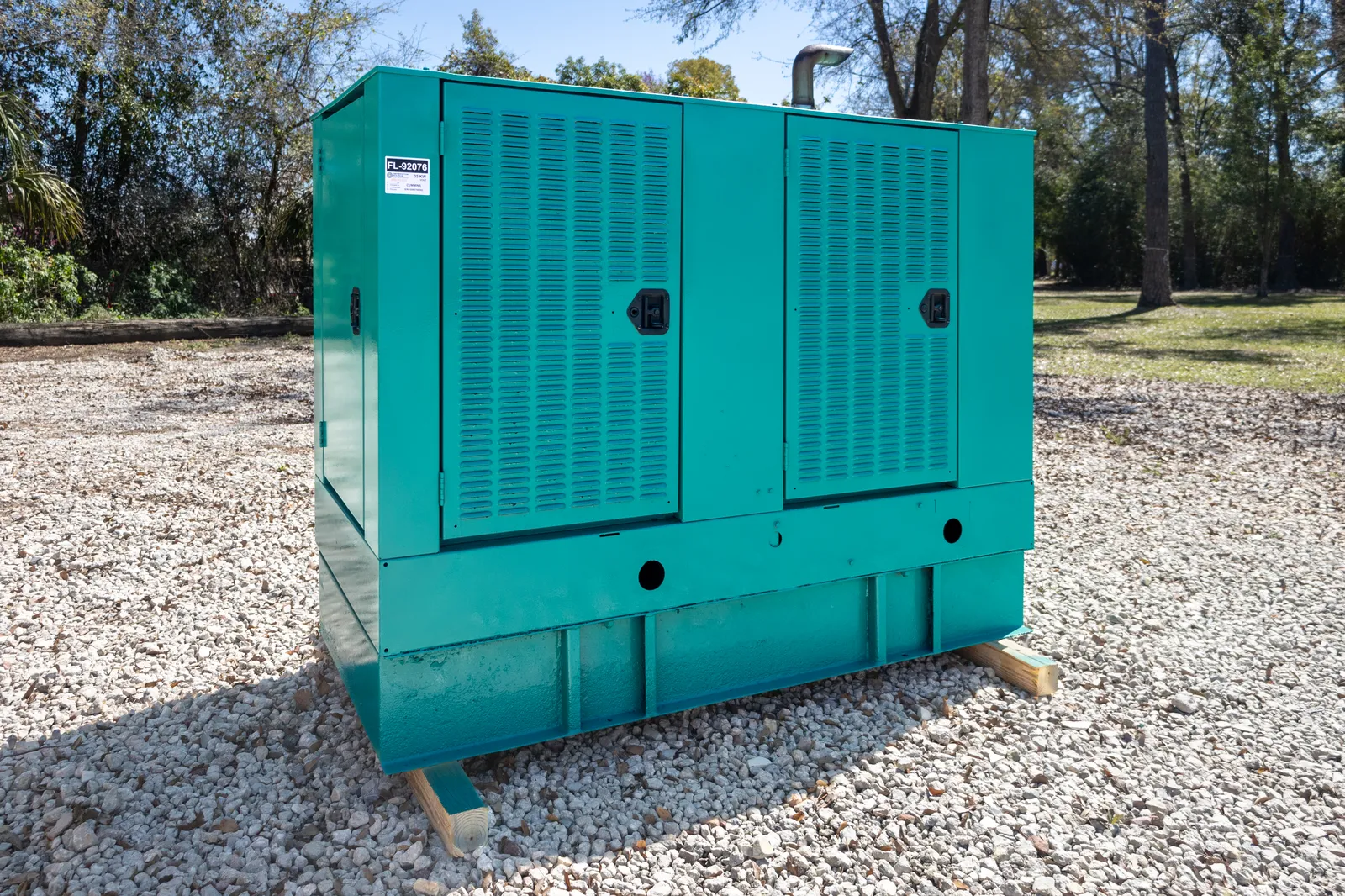1 35kw cummins industrial generator unit 092076 exterior