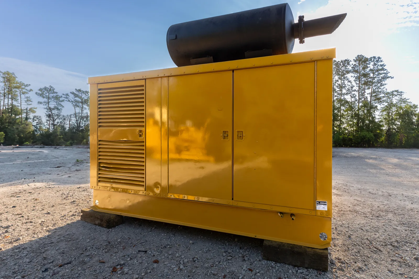 2 300kw caterpillar industrial generator unit 089846 exterior