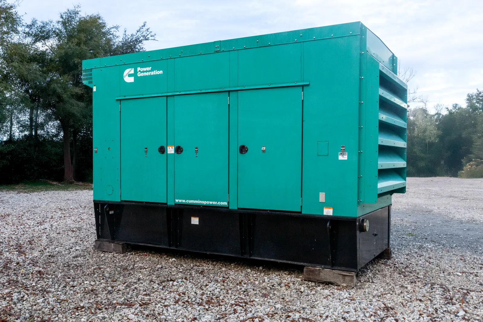 2 300kw cummins industrial generator unit 091536 exterior