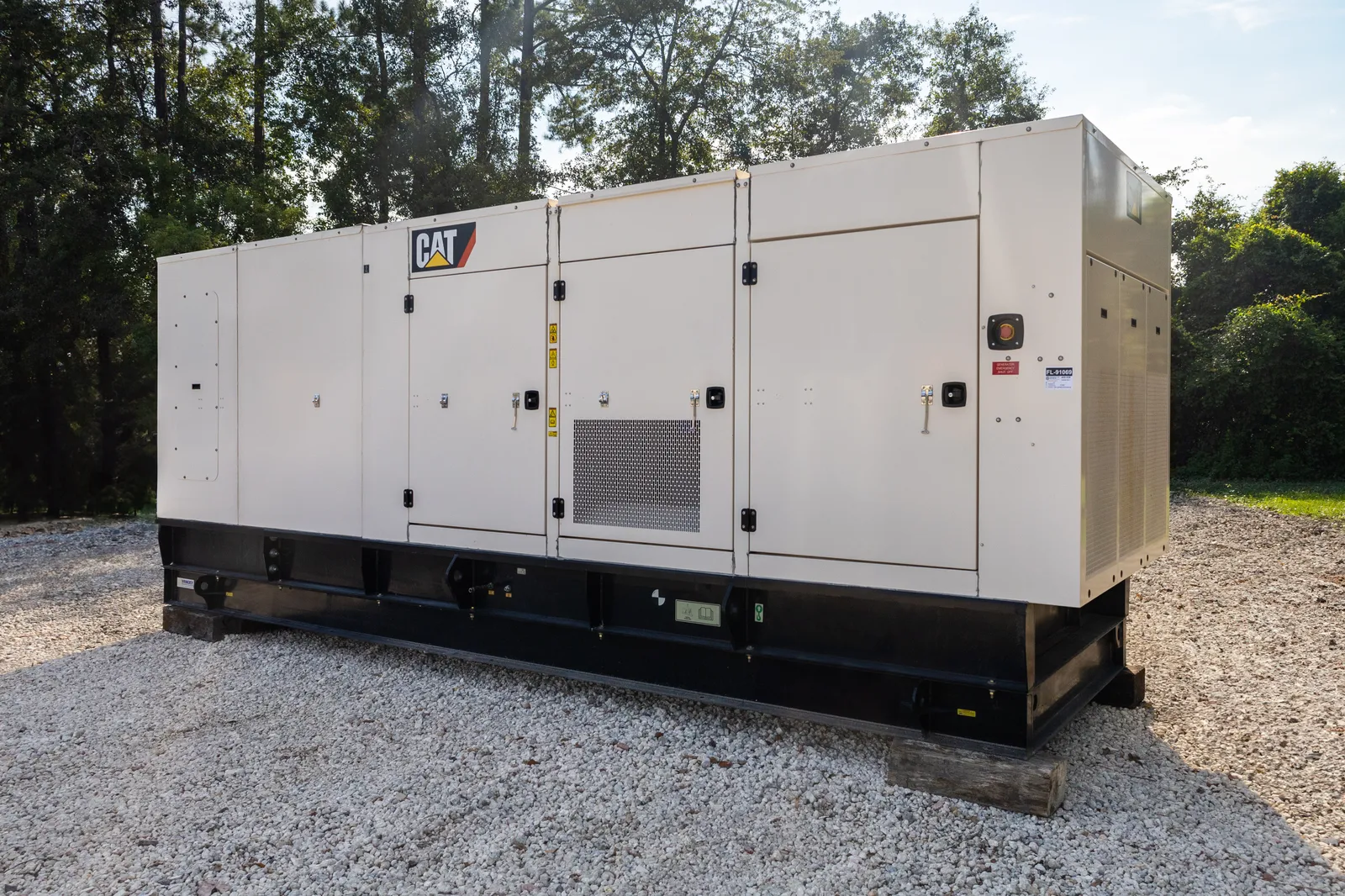 2 400kw caterpillar industrial generator unit 091069 exterior