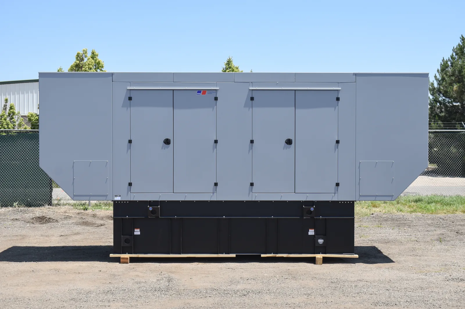 2 500kw mtu industrial generator unit 071412 exterior