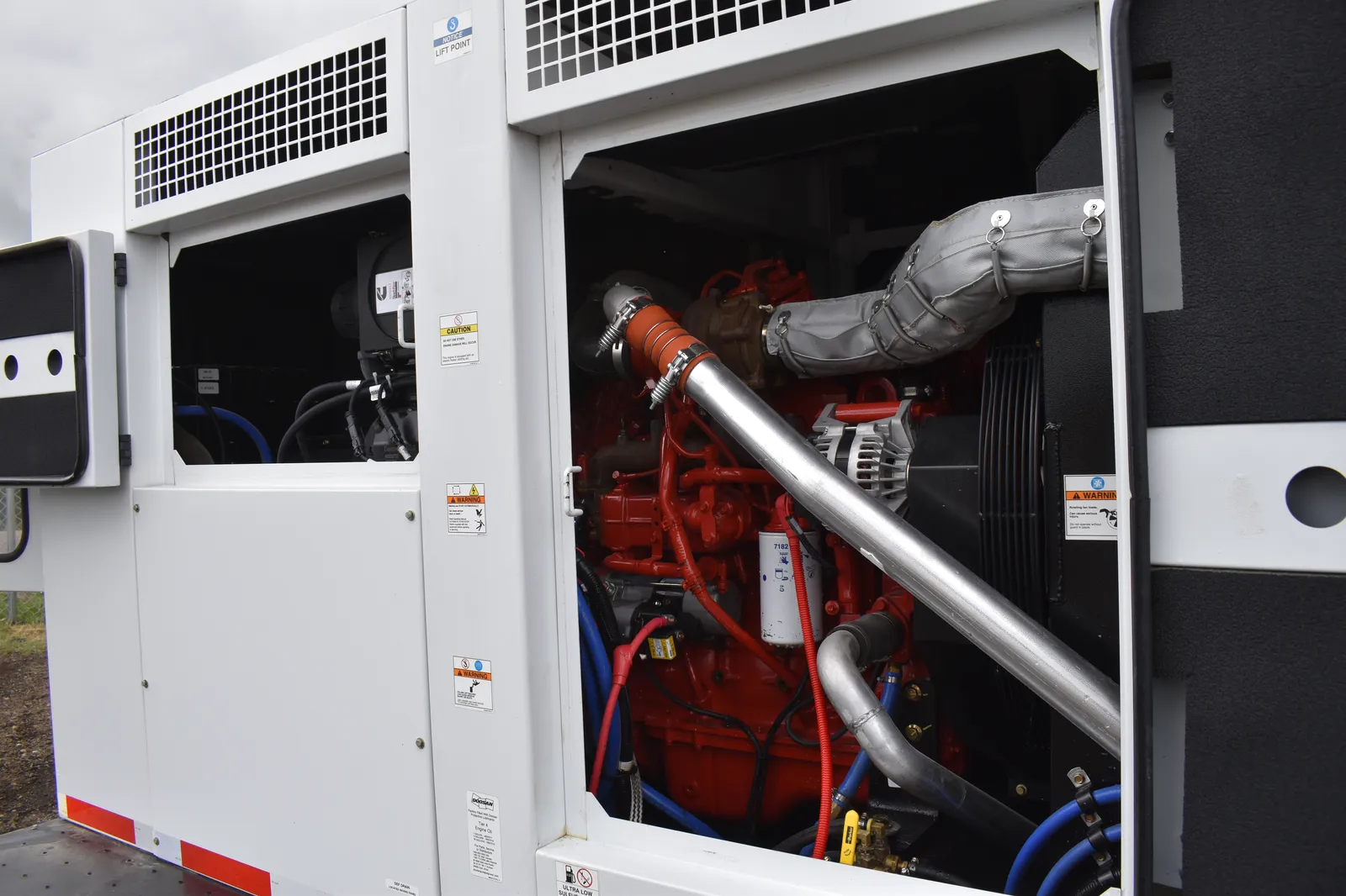 3 120kw doosan industrial generator unit 090011 engine