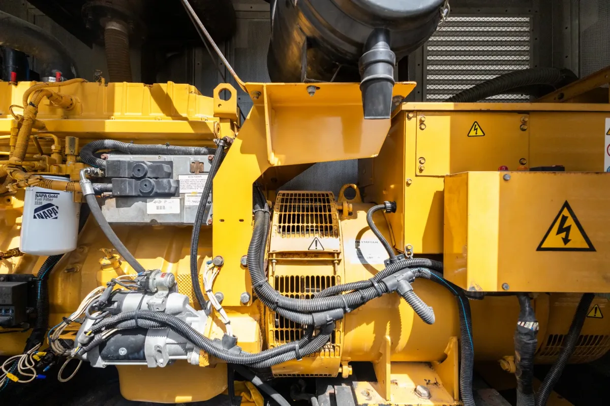 3 200kw olympian industrial generator unit 090968 engine