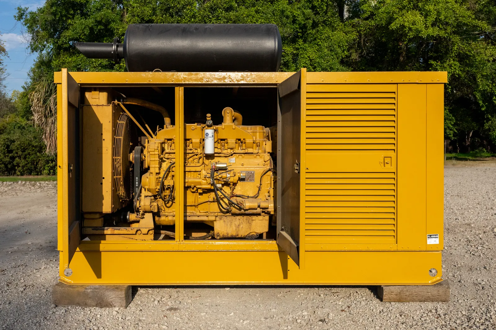 3 300kw caterpillar industrial generator unit 089846 engine