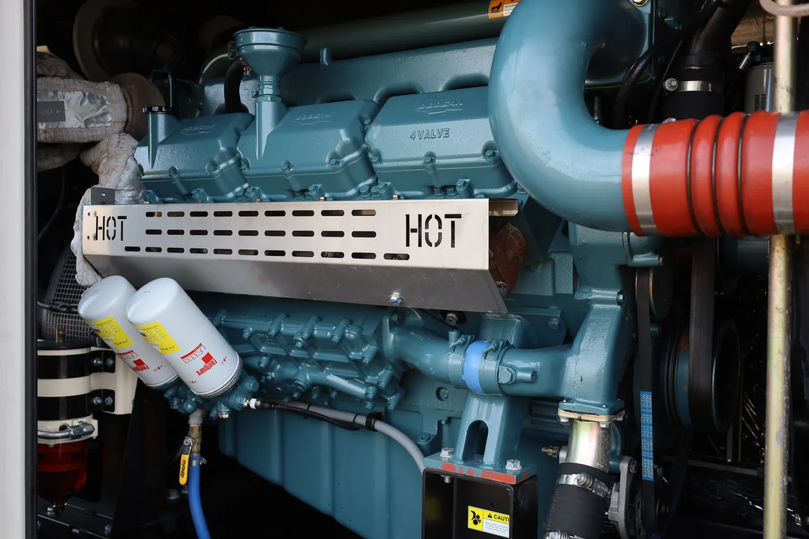3 600kw generac industrial generator unit 091375 engine