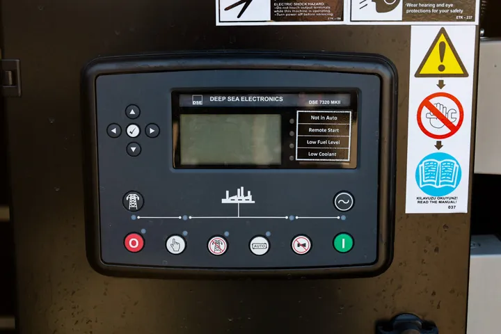 5 150kw aksa industrial generator unit 091326 control panel