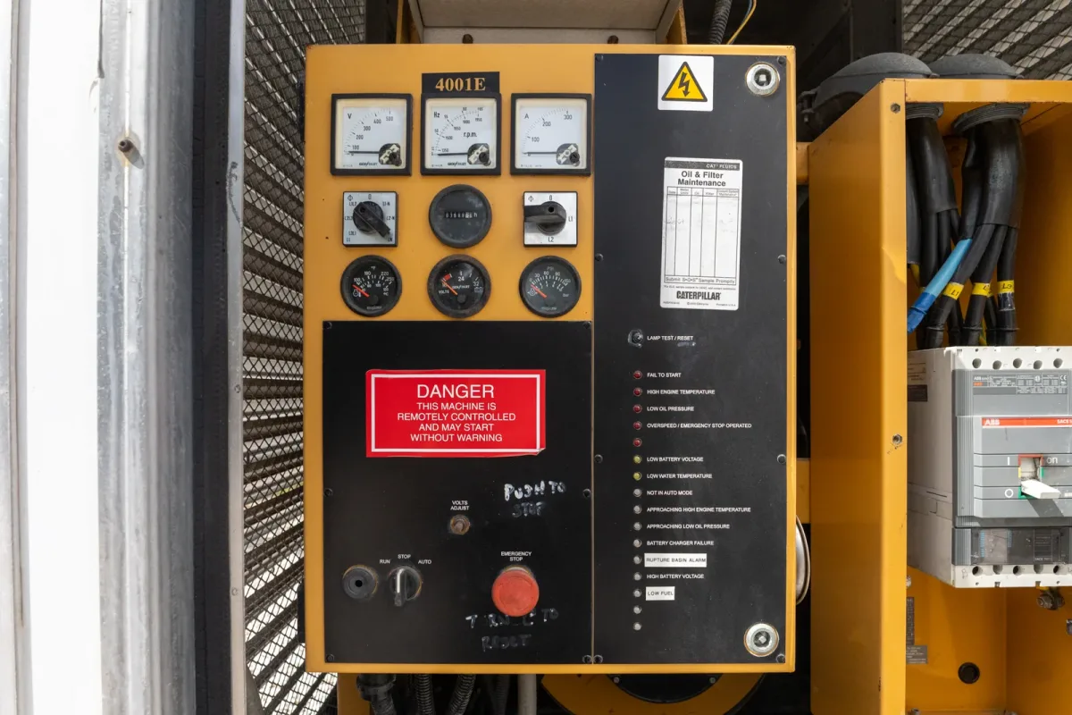 5 200kw olympian industrial generator unit 090968 control panel