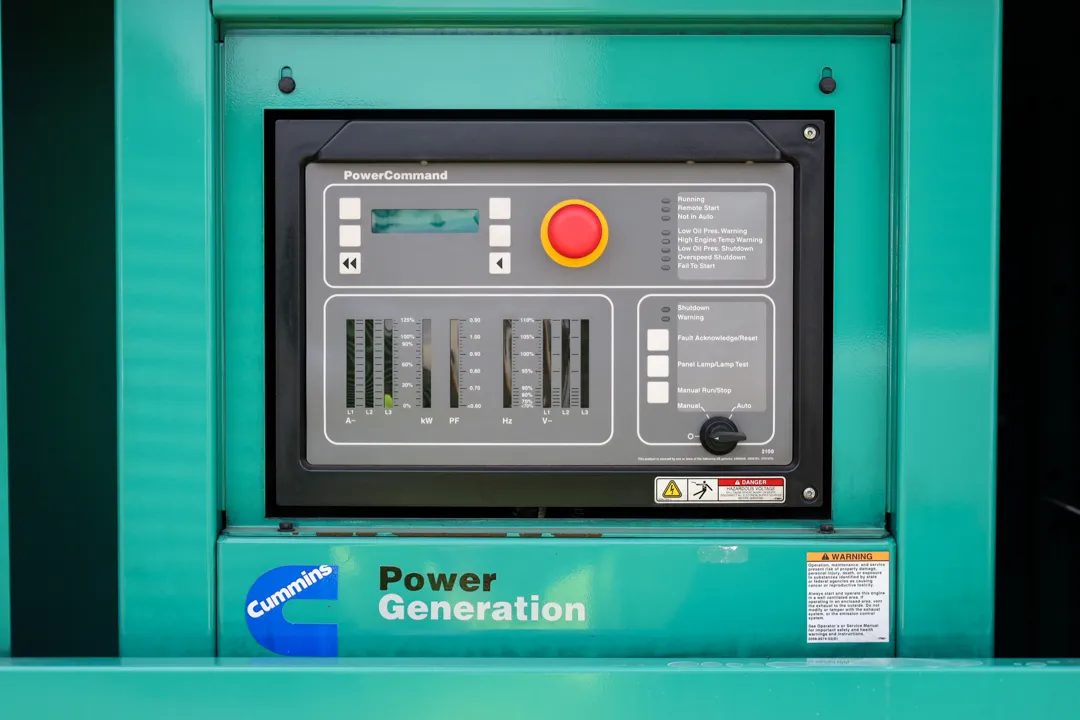 5 300kw cummins industrial generator unit 092204 control panel