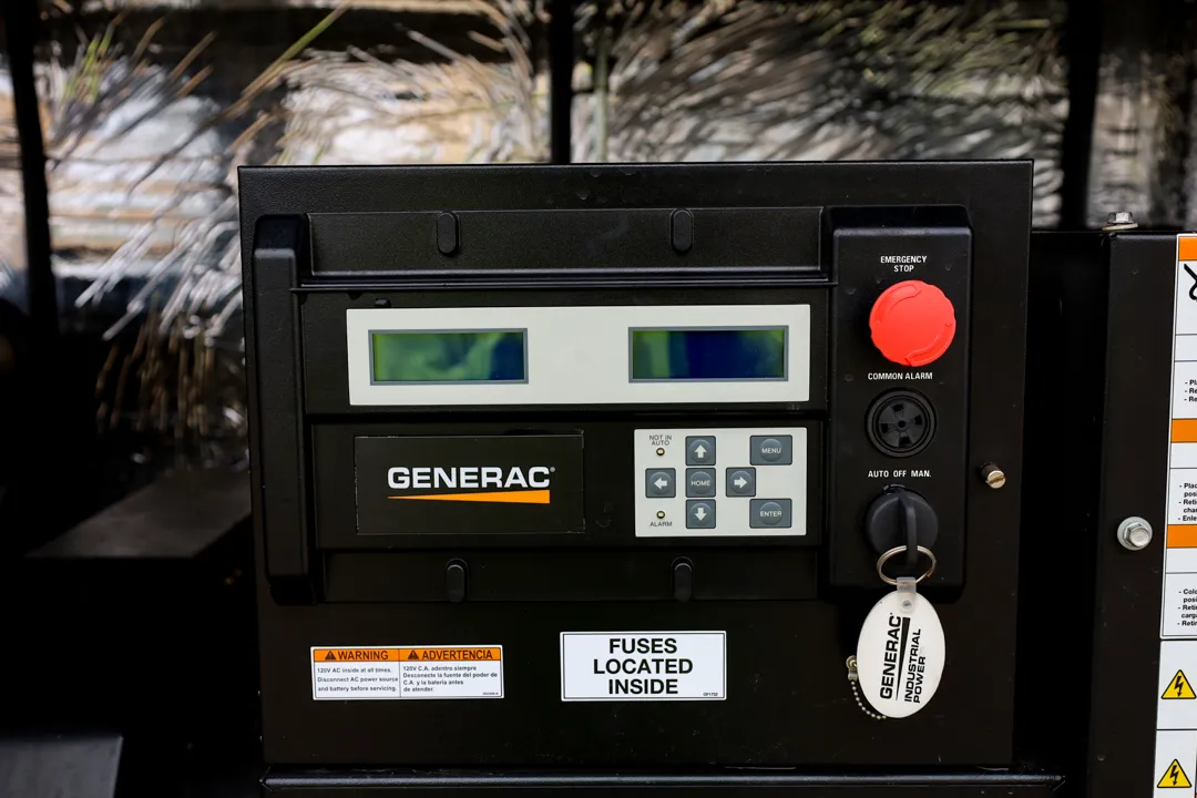 5 300kw generac industrial generator unit 092047 control panel