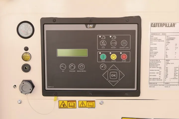 5 30kw caterpillar industrial generator unit 090409 control panel