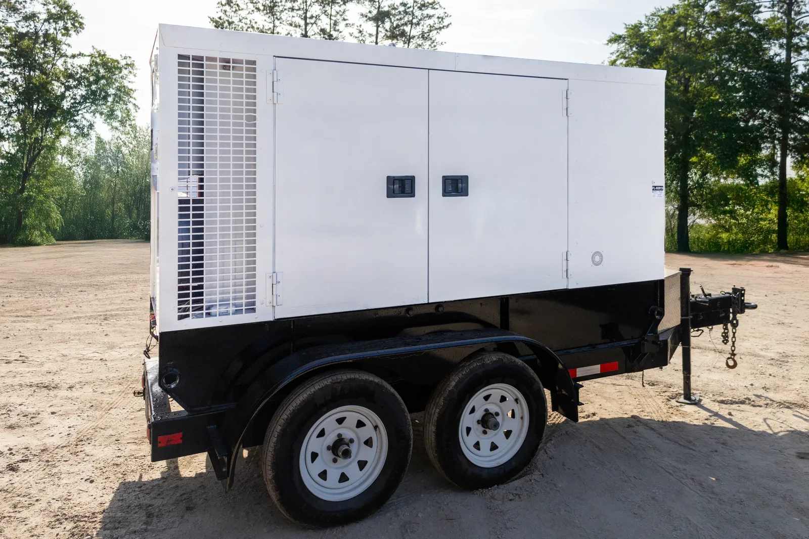 8 140kw baldor industrial generator unit 092013 image