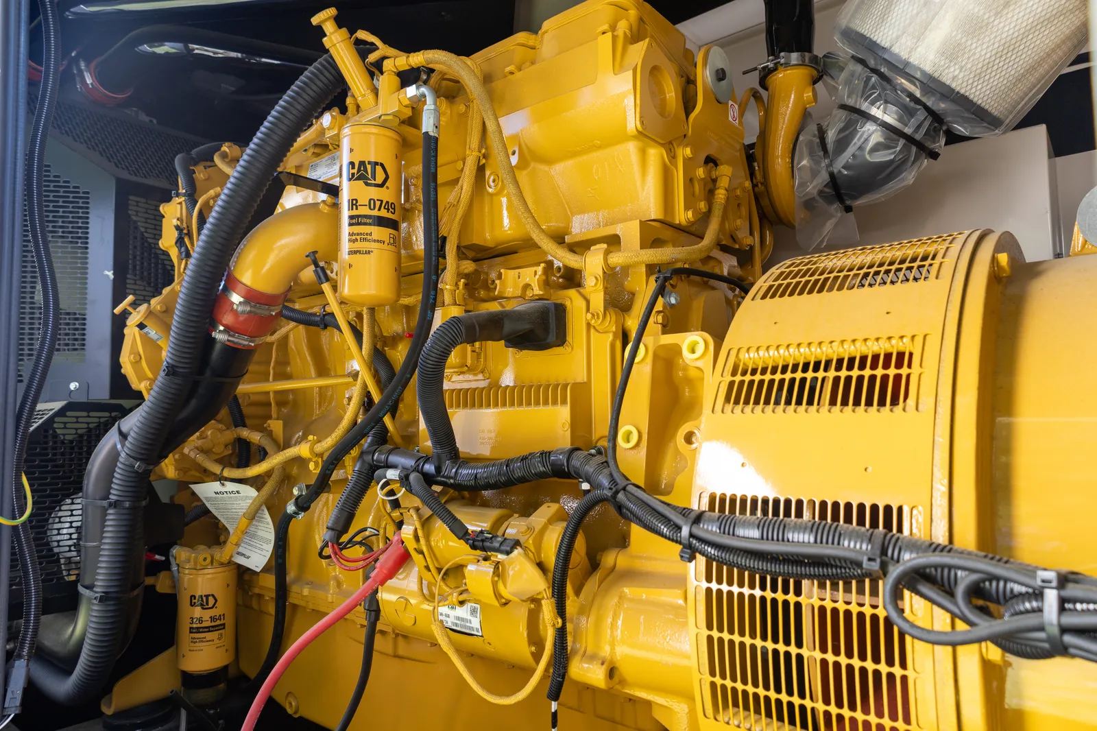 4 600kw caterpillar industrial generator unit 092642 engine