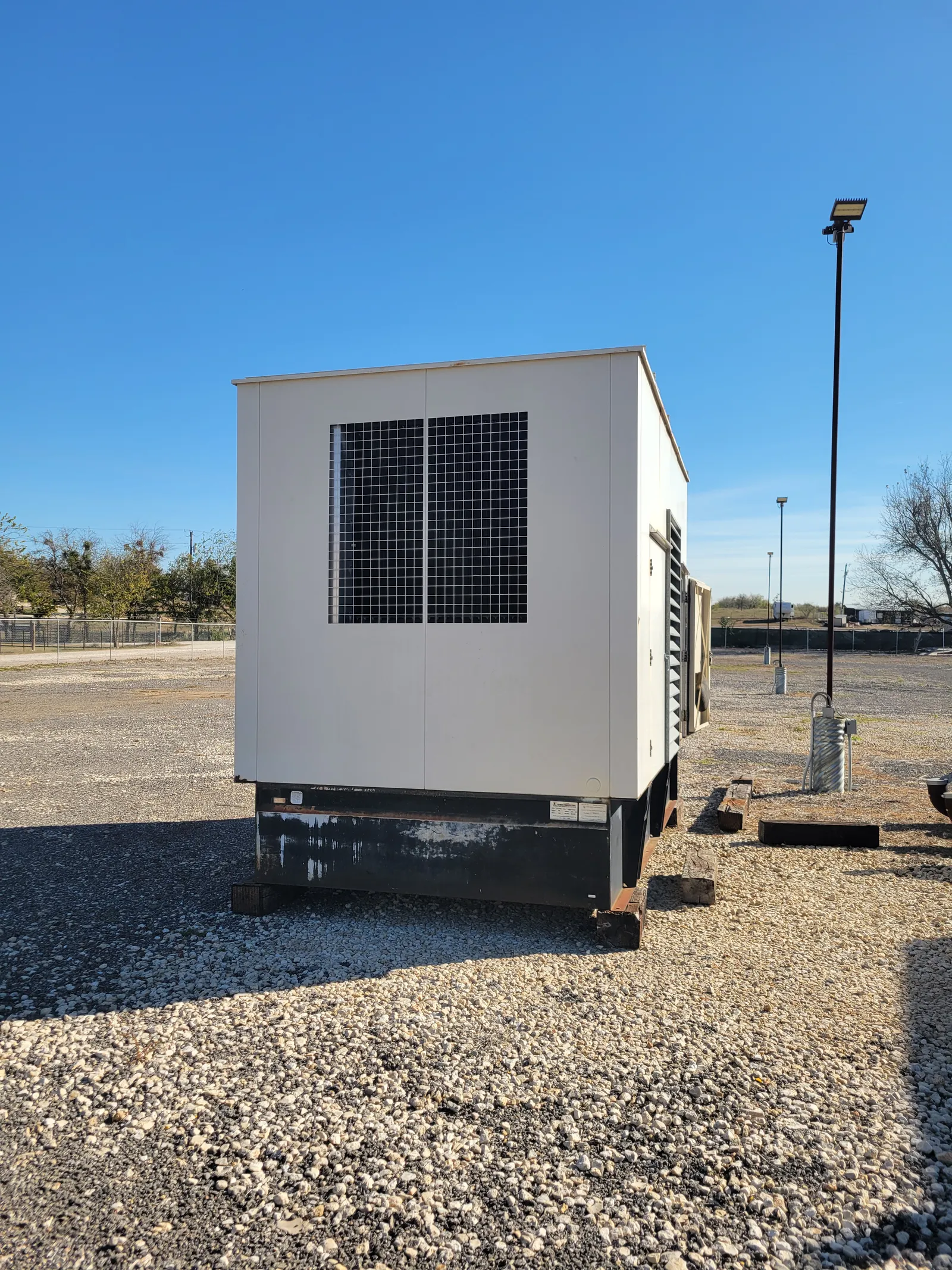 1 500kw spectrum industrial generator unit 092406 exterior