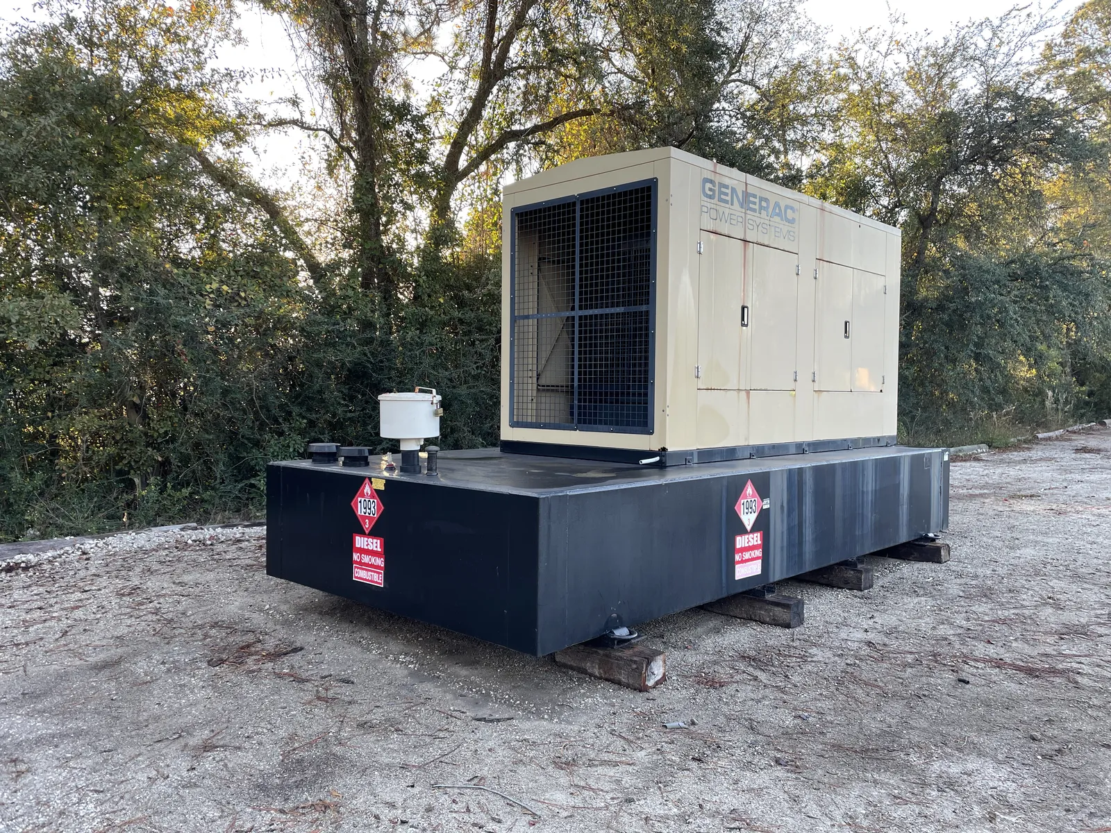 1 600kw generac industrial generator unit 088907 exterior