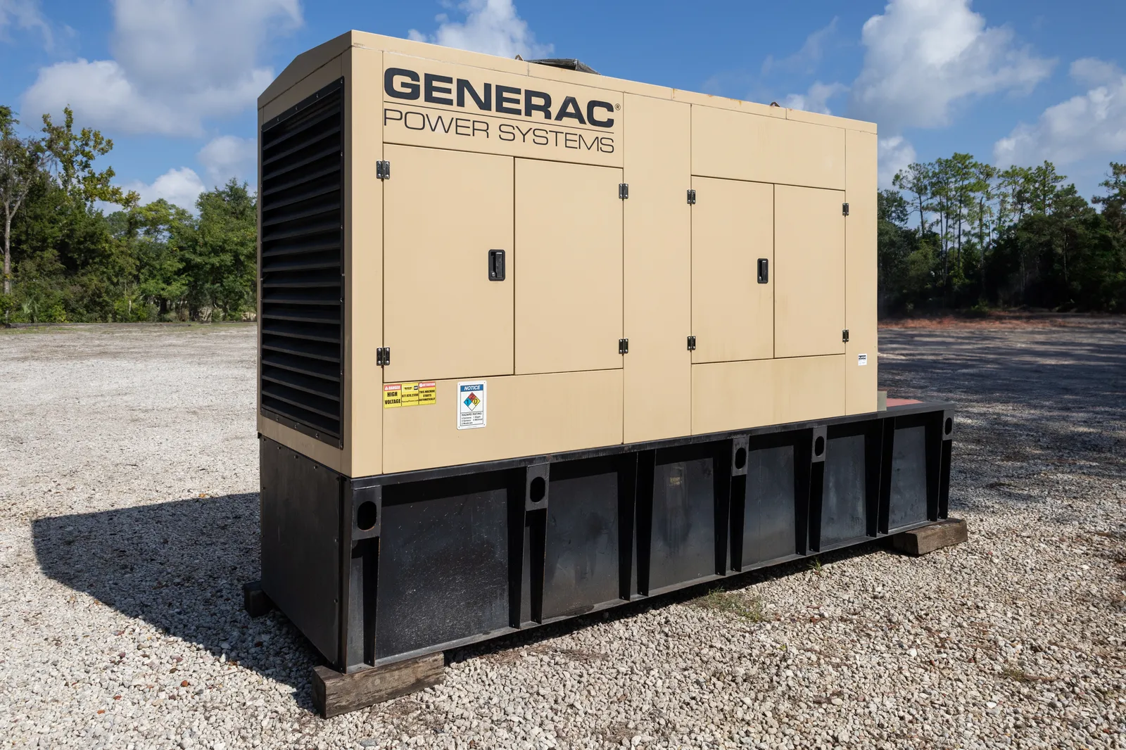 1 600kw generac industrial generator unit 091242 exterior