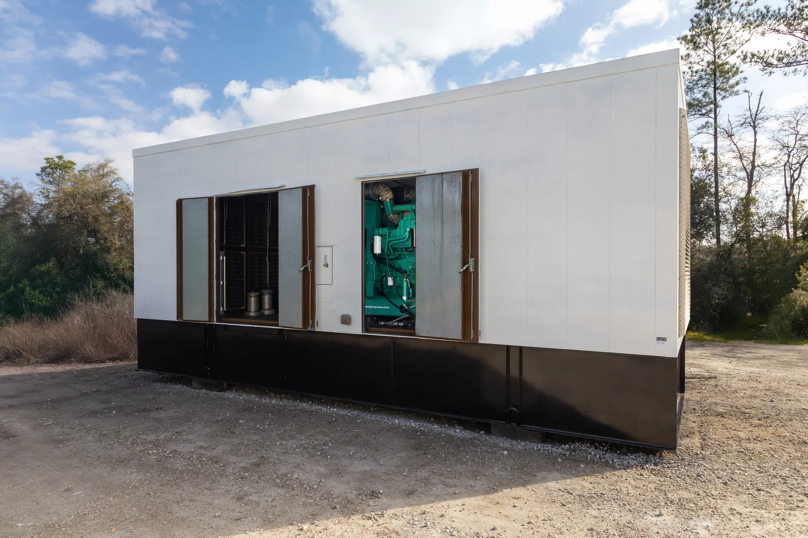 2 1000kw cummins industrial generator unit 091748 exterior