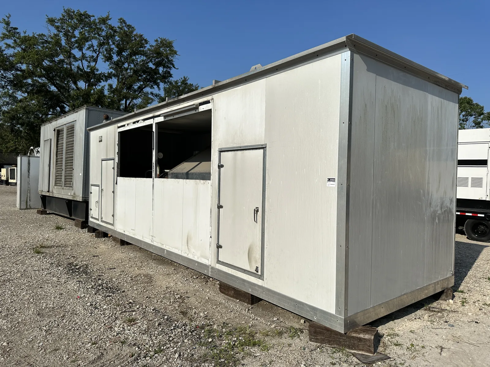 2 1000kw stamford industrial generator unit 089885 exterior