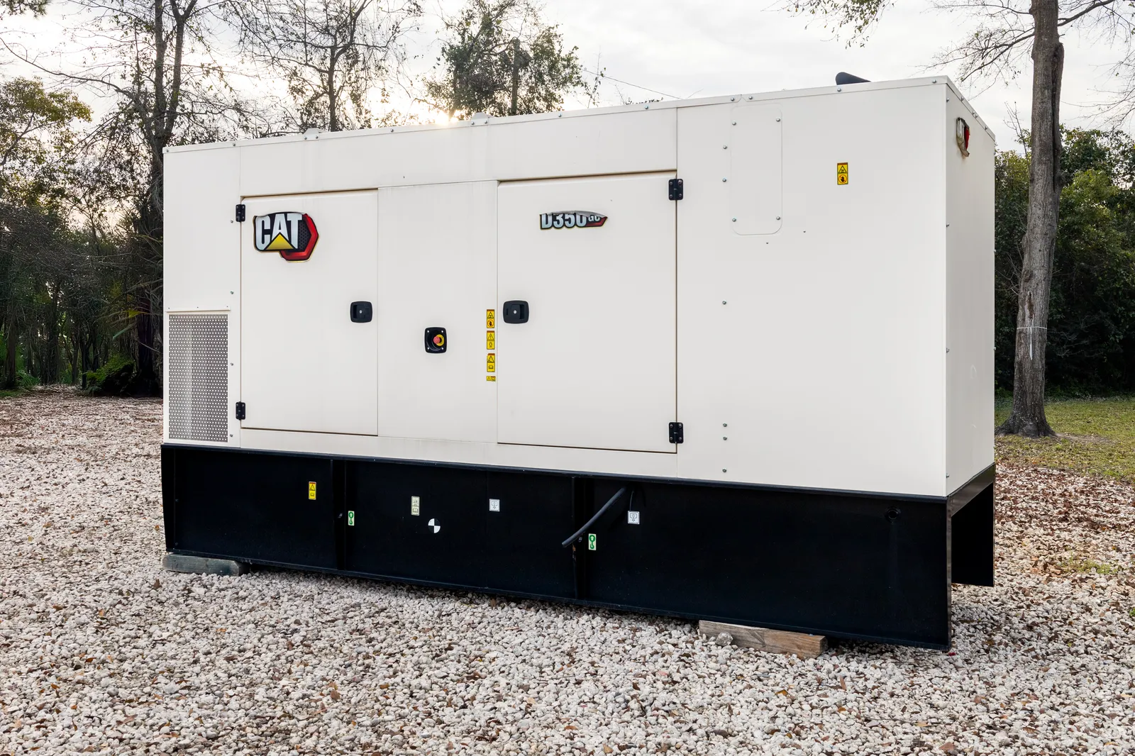 2 350kw caterpillar industrial generator unit 092073 exterior