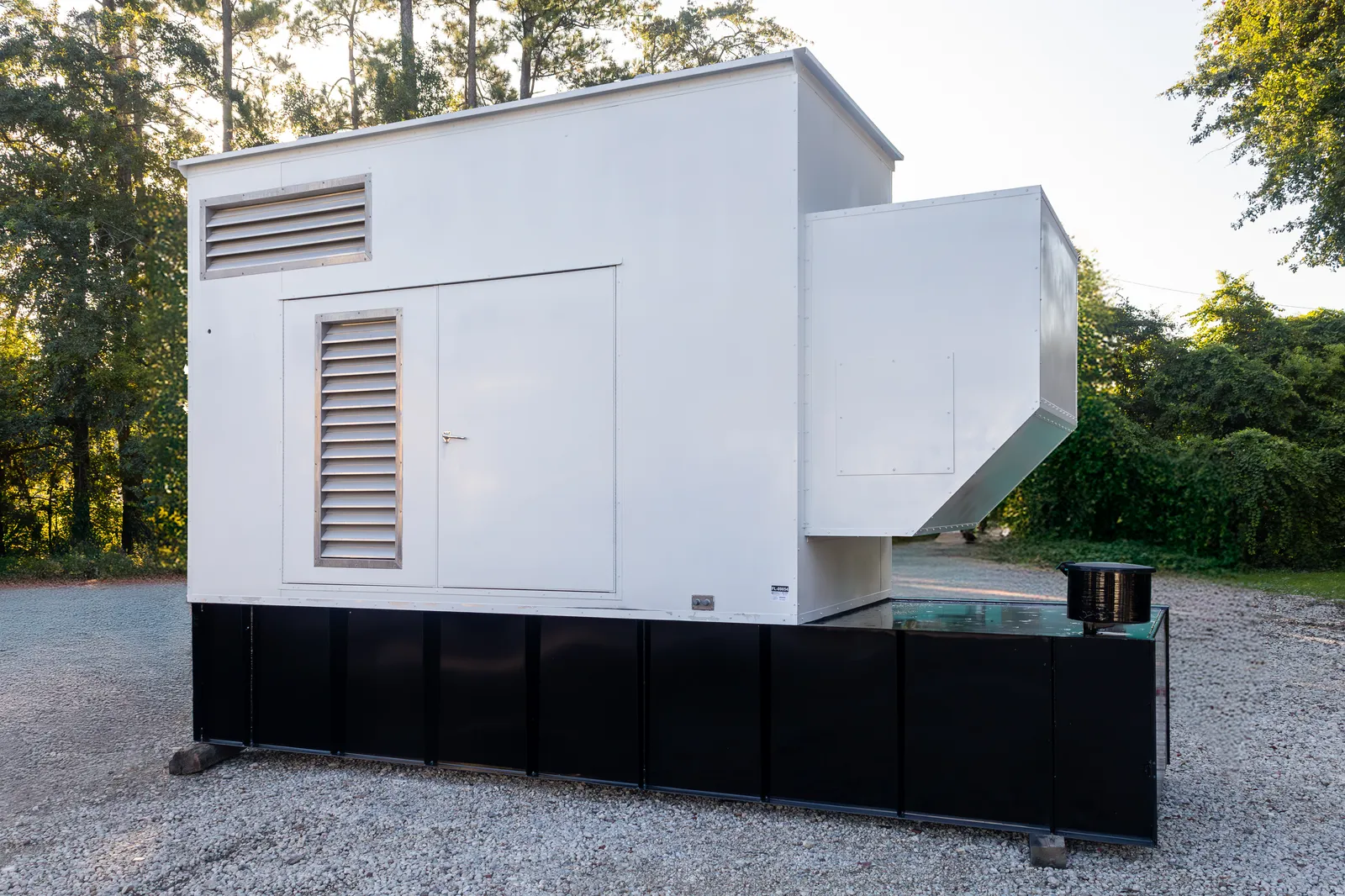2 500kw generac industrial generator unit 089854 exterior