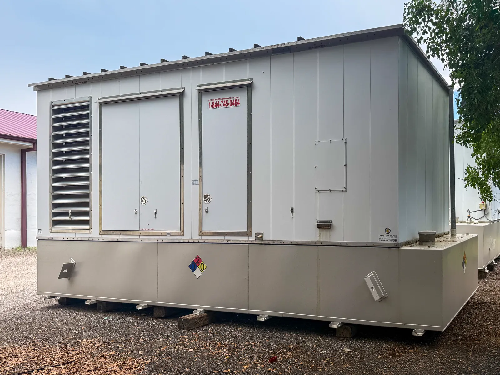2 600kw cummins industrial generator unit 092096 exterior
