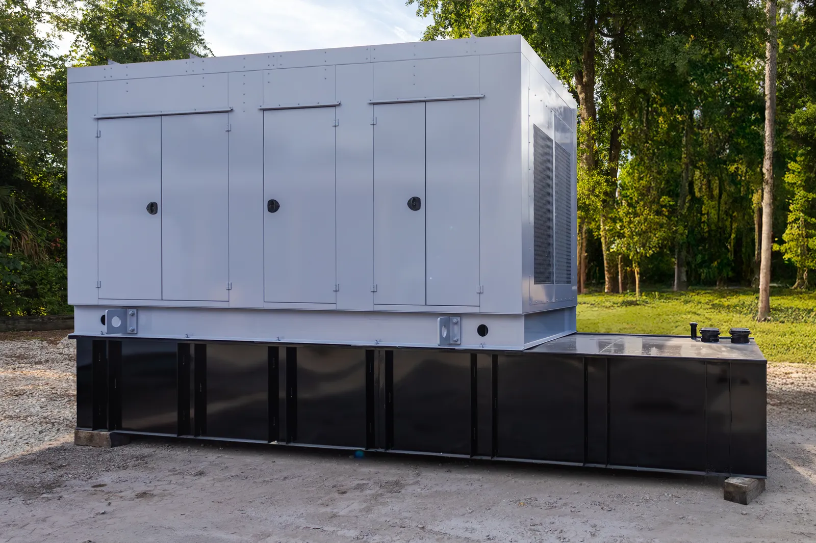2 650kw mtu industrial generator unit 091419 exterior