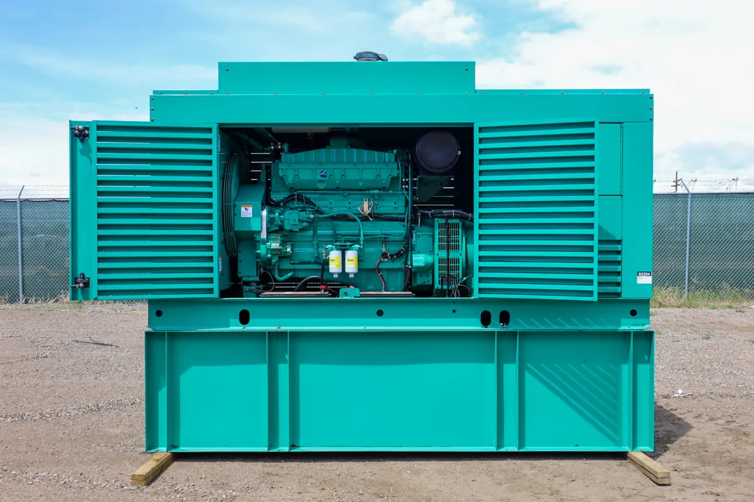 3 300kw cummins industrial generator unit 092204 engine