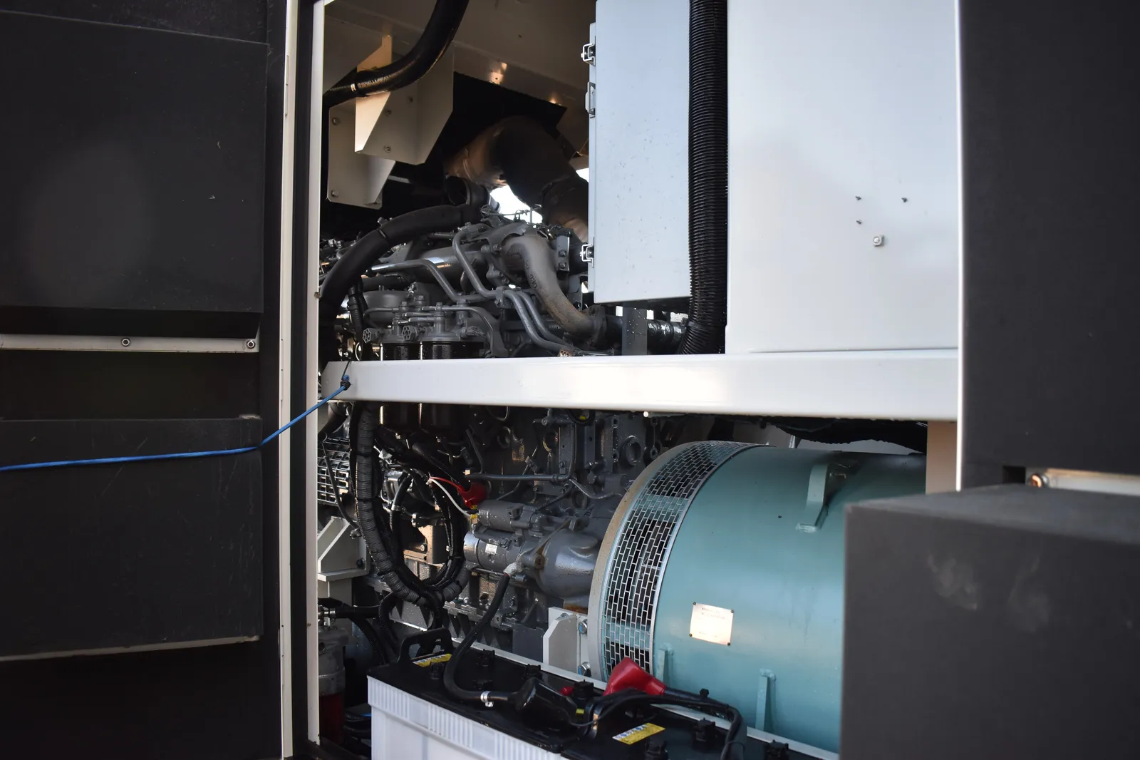 3 320kw multiquip industrial generator unit 090470 engine