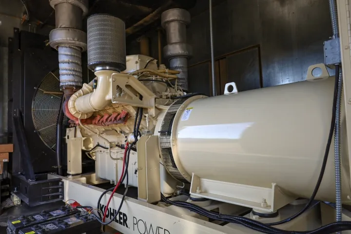 4 1000kw kohler industrial generator unit 090624 engine
