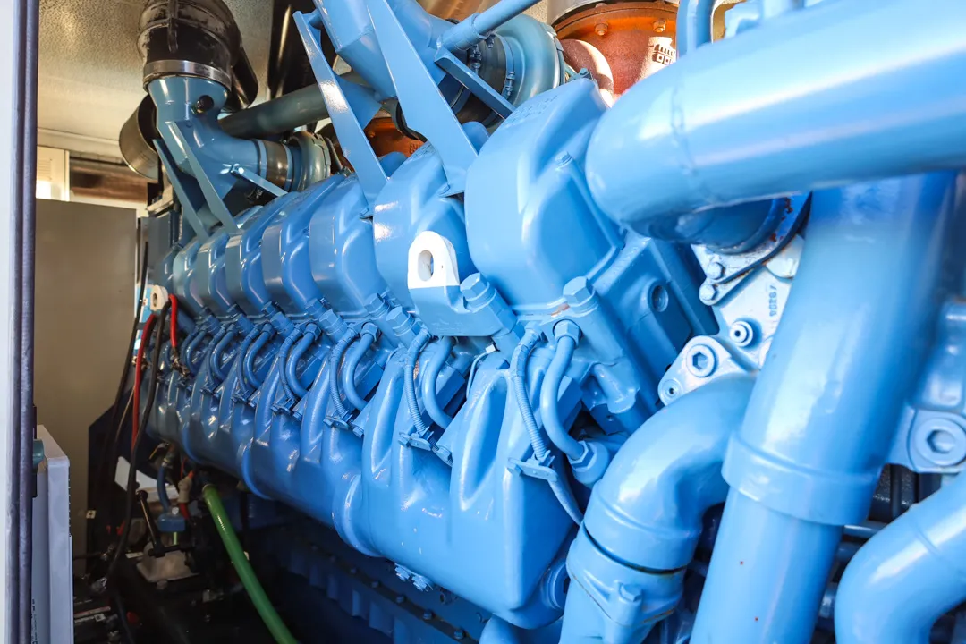 4 2000kw sdmo industrial generator unit 091535 engine