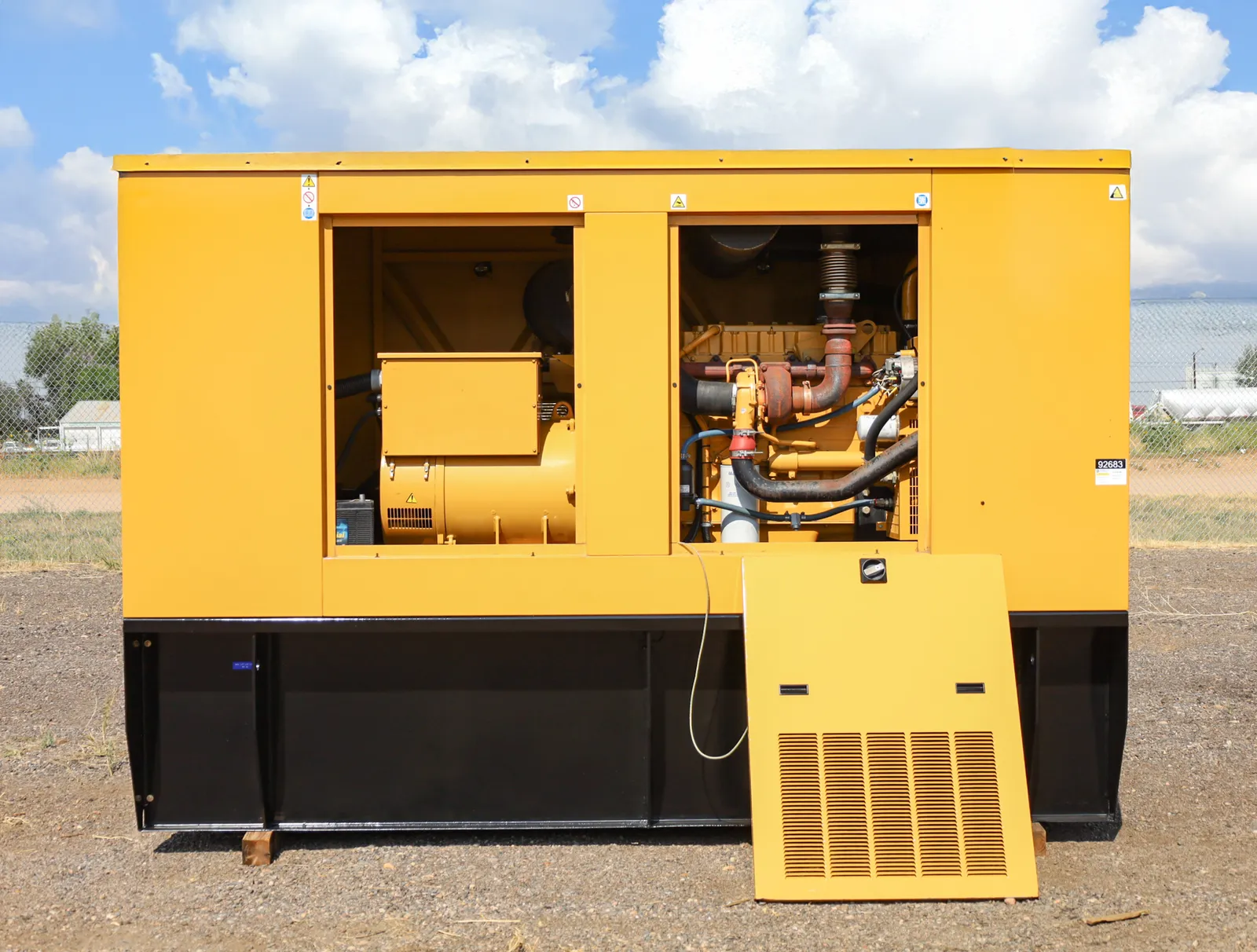 4 200kw caterpillar industrial generator unit 092683 engine