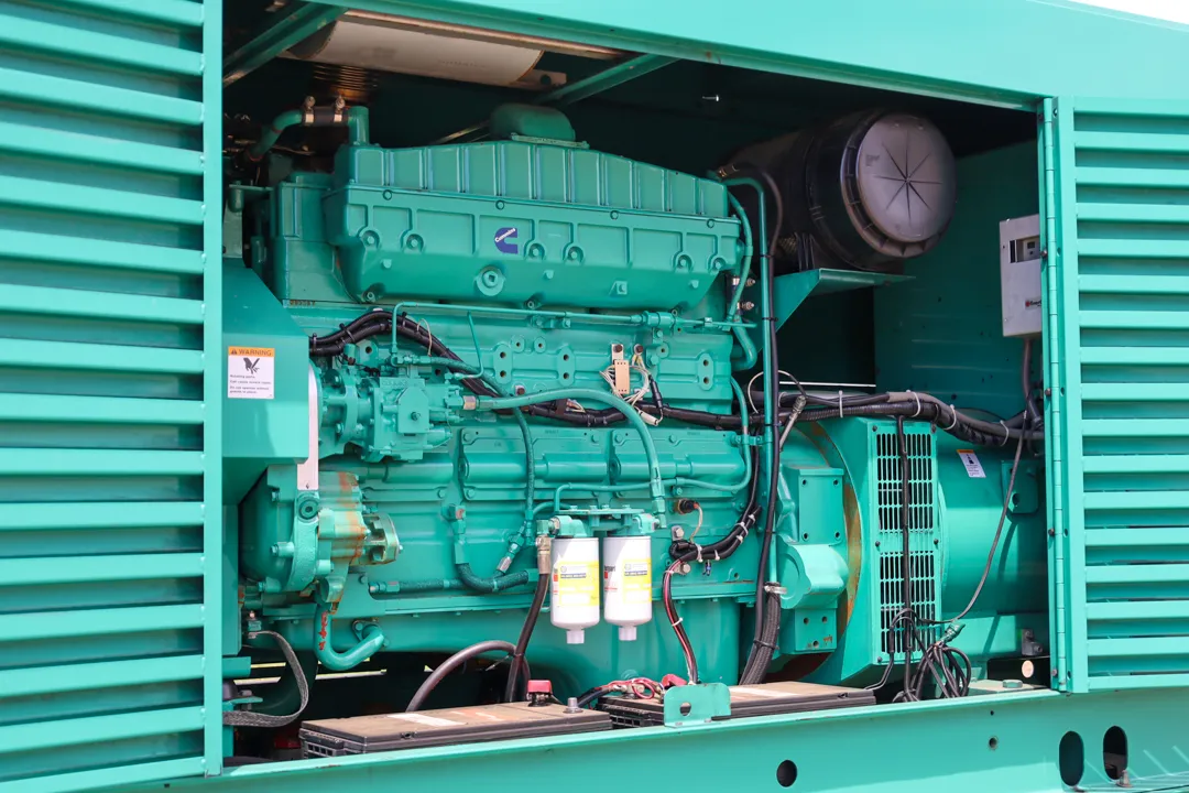 4 300kw cummins industrial generator unit 092204 engine