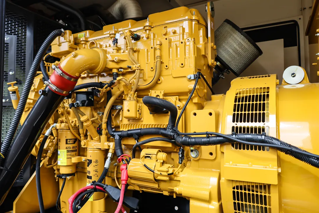 4 350kw caterpillar industrial generator unit 092334 engine