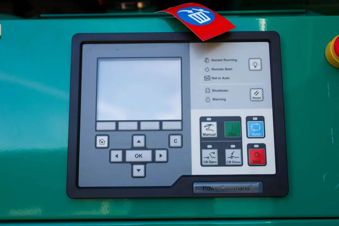 5 1000kw cummins industrial generator unit 090354 control panel