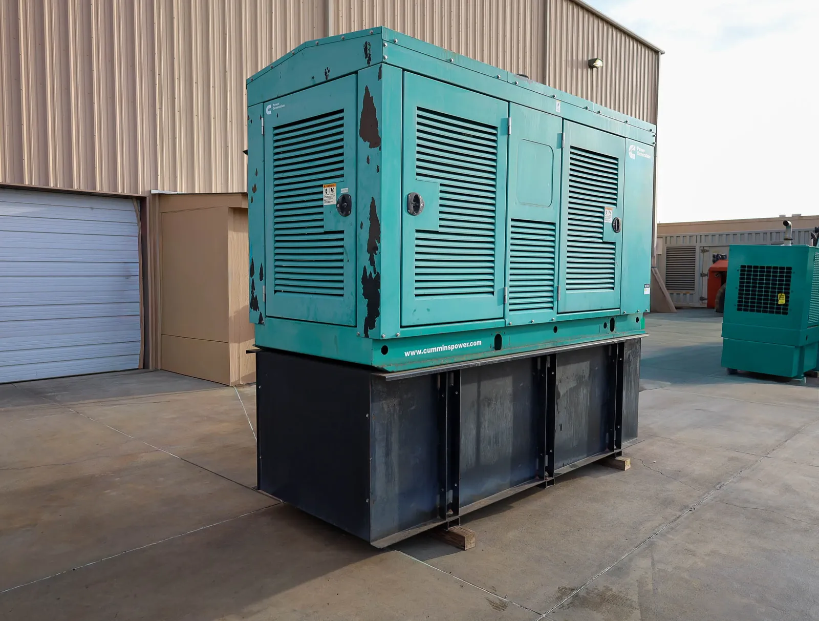 2 250kw cummins industrial generator unit 092761 exterior