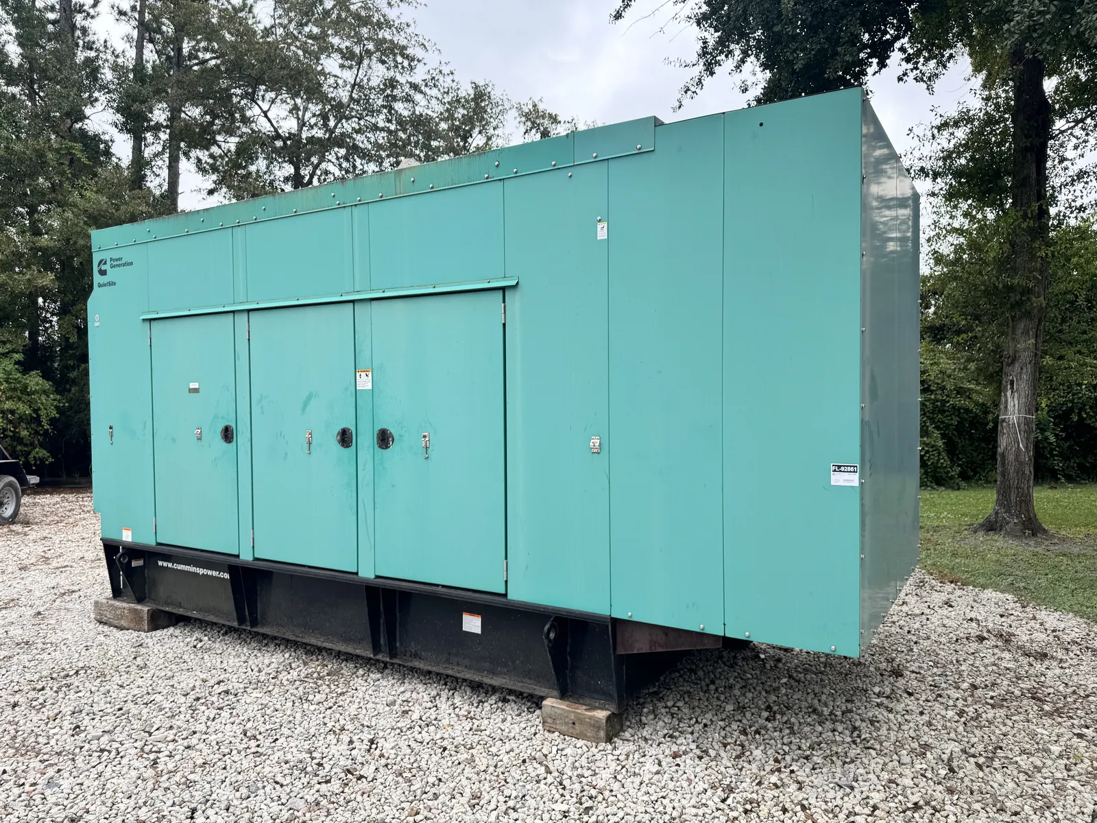 2 350kw cummins industrial generator unit 092861 exterior