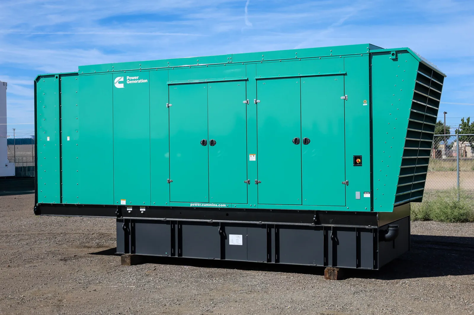 2 800kw cummins industrial generator unit 091501 exterior