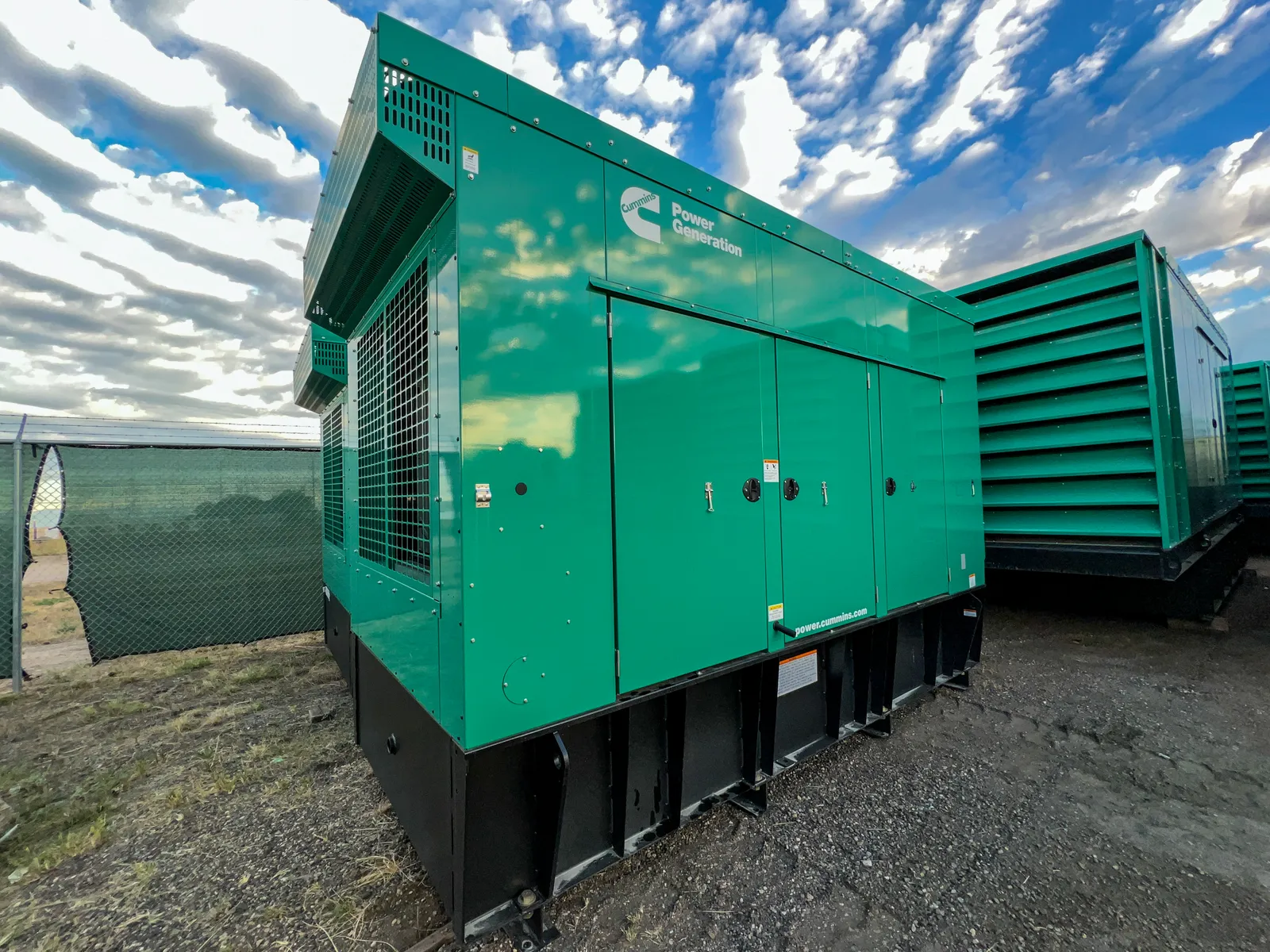 1 500kw cummins industrial generator unit 091498 exterior