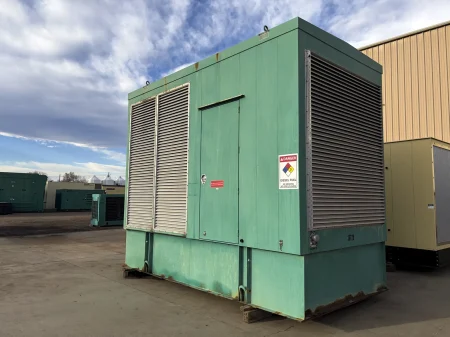750kW Cummins industrial generator for sale by Generator Source