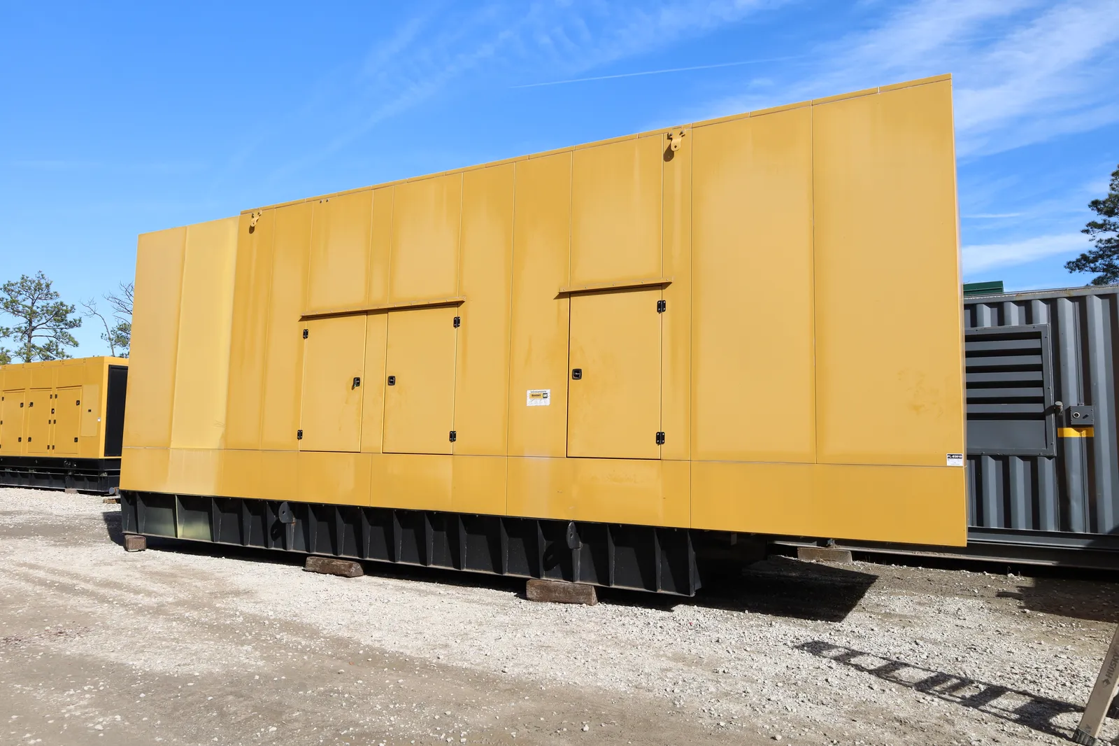 2 1250kw caterpillar industrial generator unit 093010 exterior