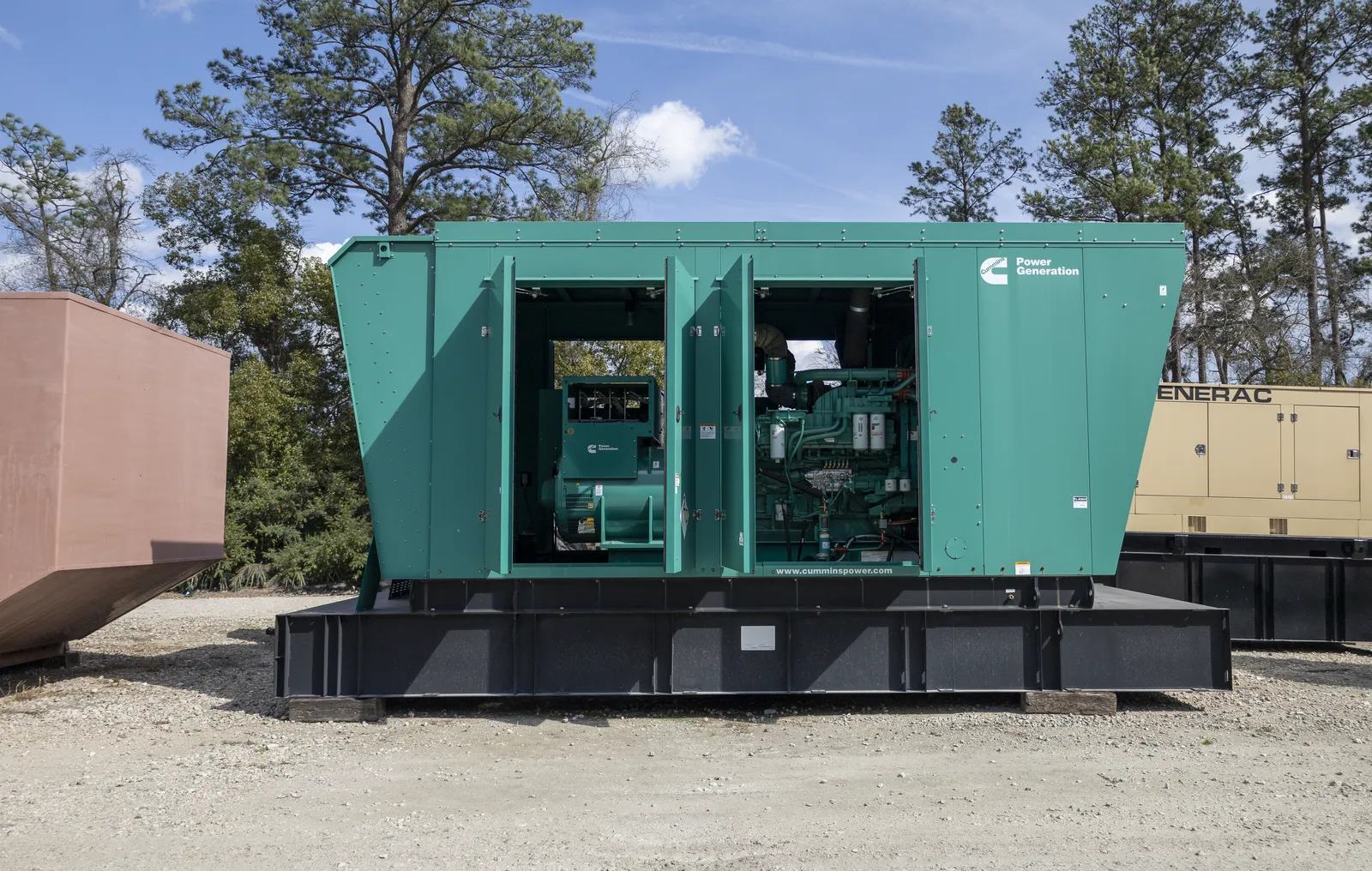 3 1000kw cummins industrial generator unit 093024 engine