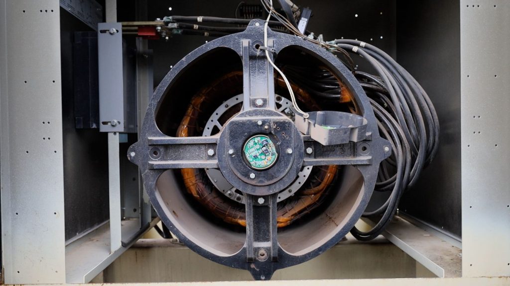 Megohmmeter testing alternator barrel insulation resistance