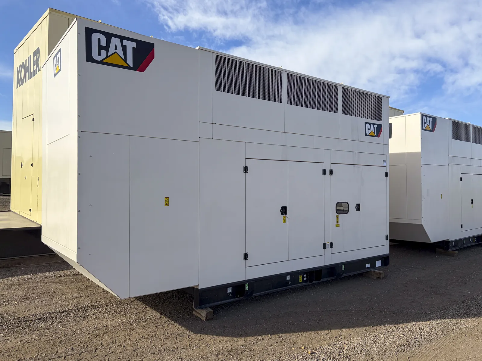 2 350kw caterpillar industrial generator unit 093209 exterior