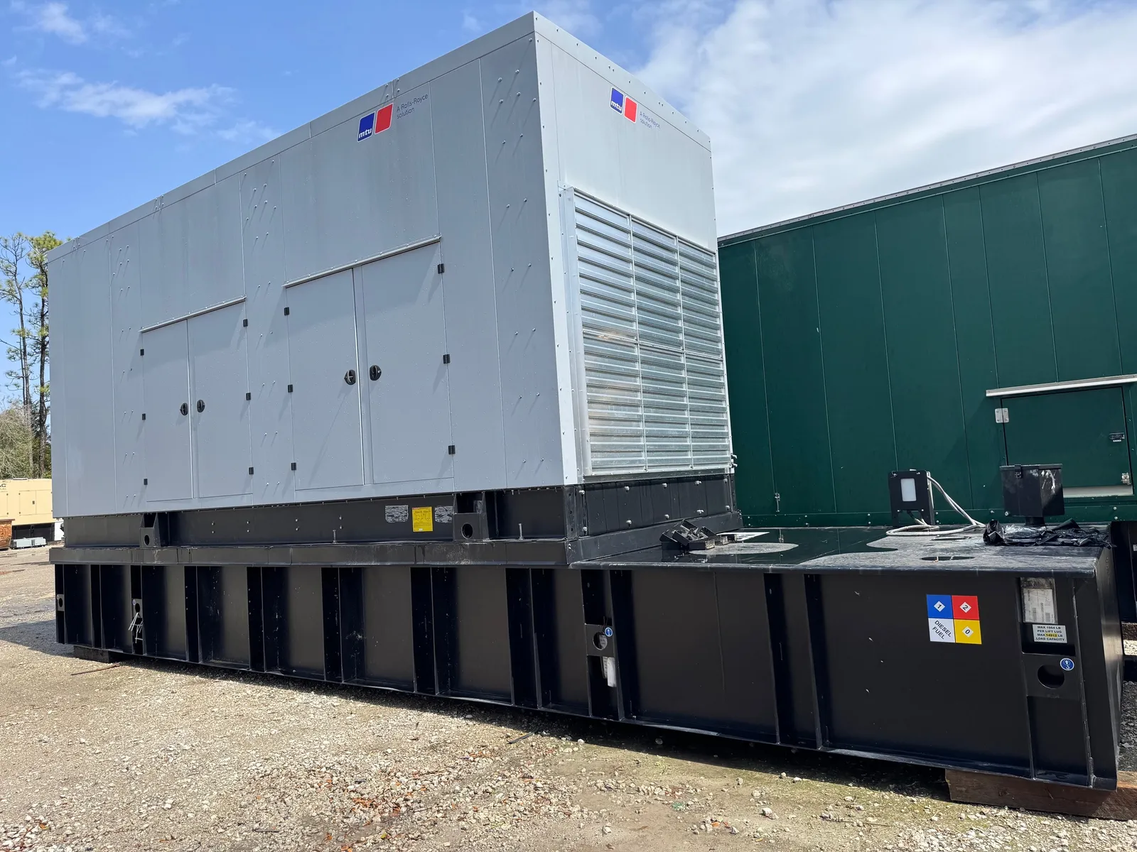 2 1000kw mtu industrial generator unit 092050 exterior