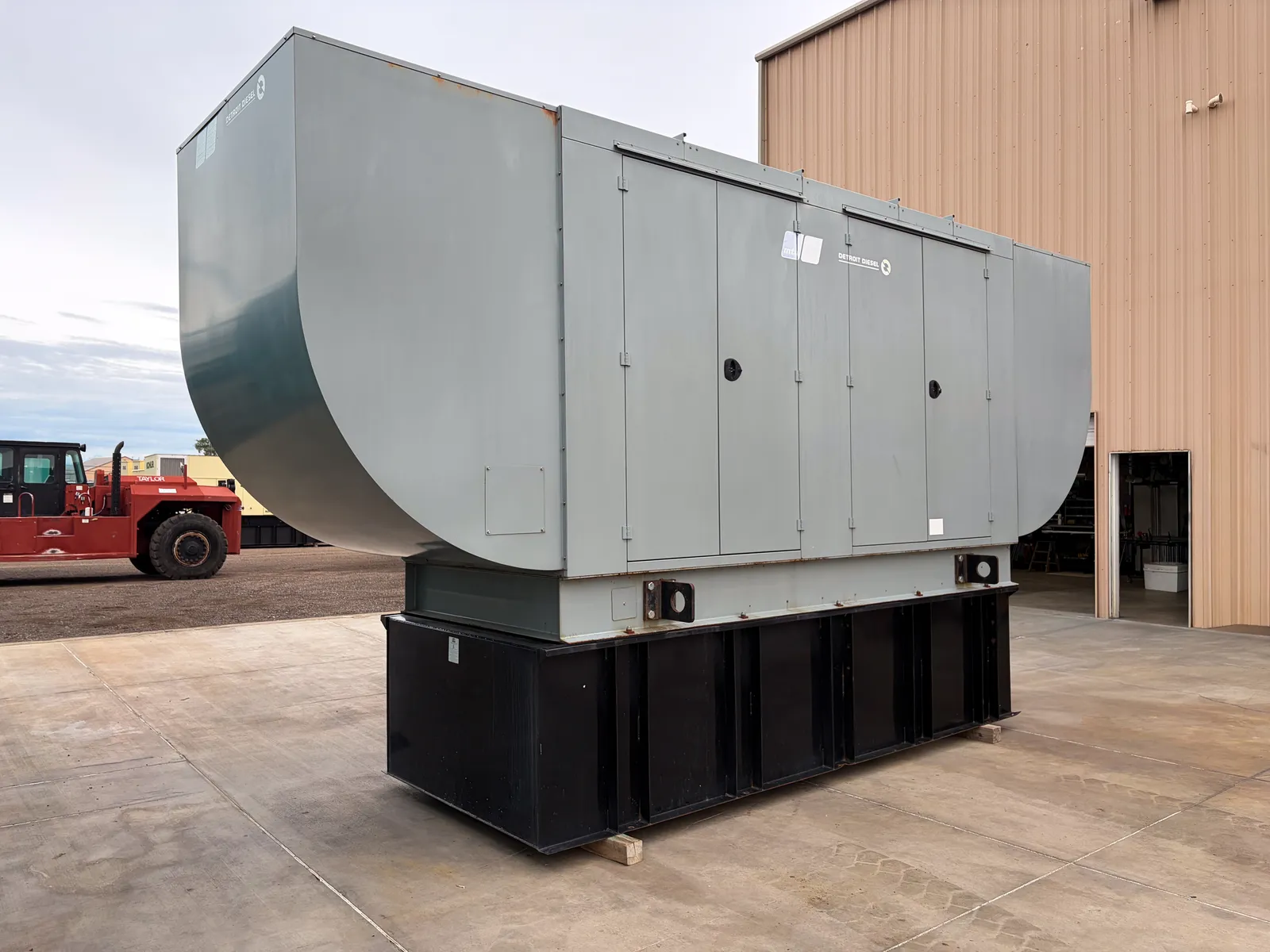 2 500kw mtu industrial generator unit 093563 exterior