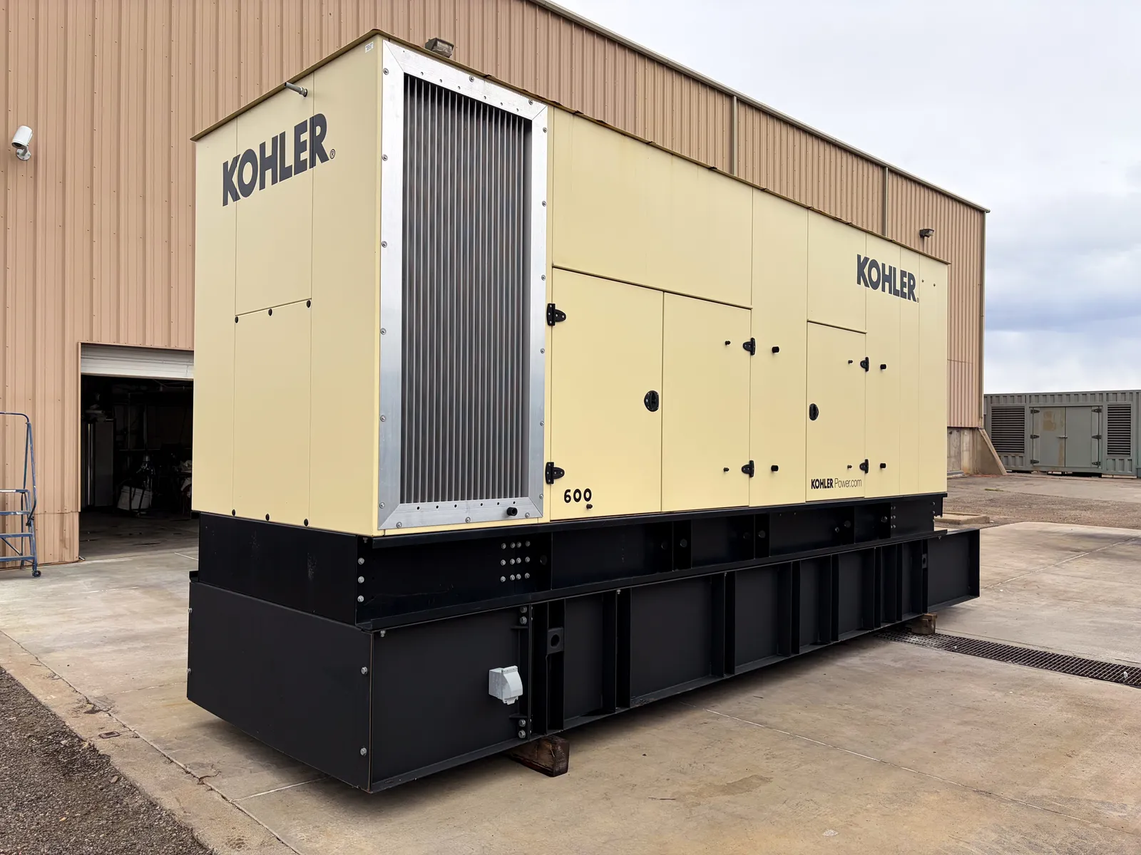 2 600kw kohler industrial generator unit 093384 exterior