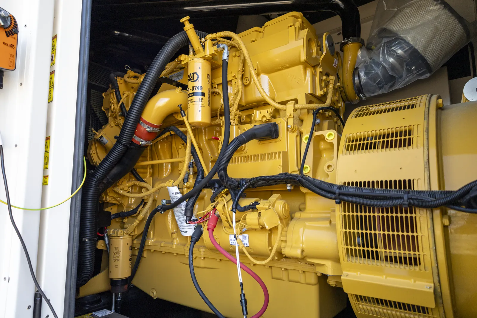 4 600kw caterpillar industrial generator unit 093064 engine